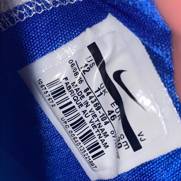 Nike Hypershift Men’s Basketball Shoes - Picture 2 of 4